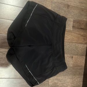 Cute Lululemon athletic black shorts. Perfect for summer!